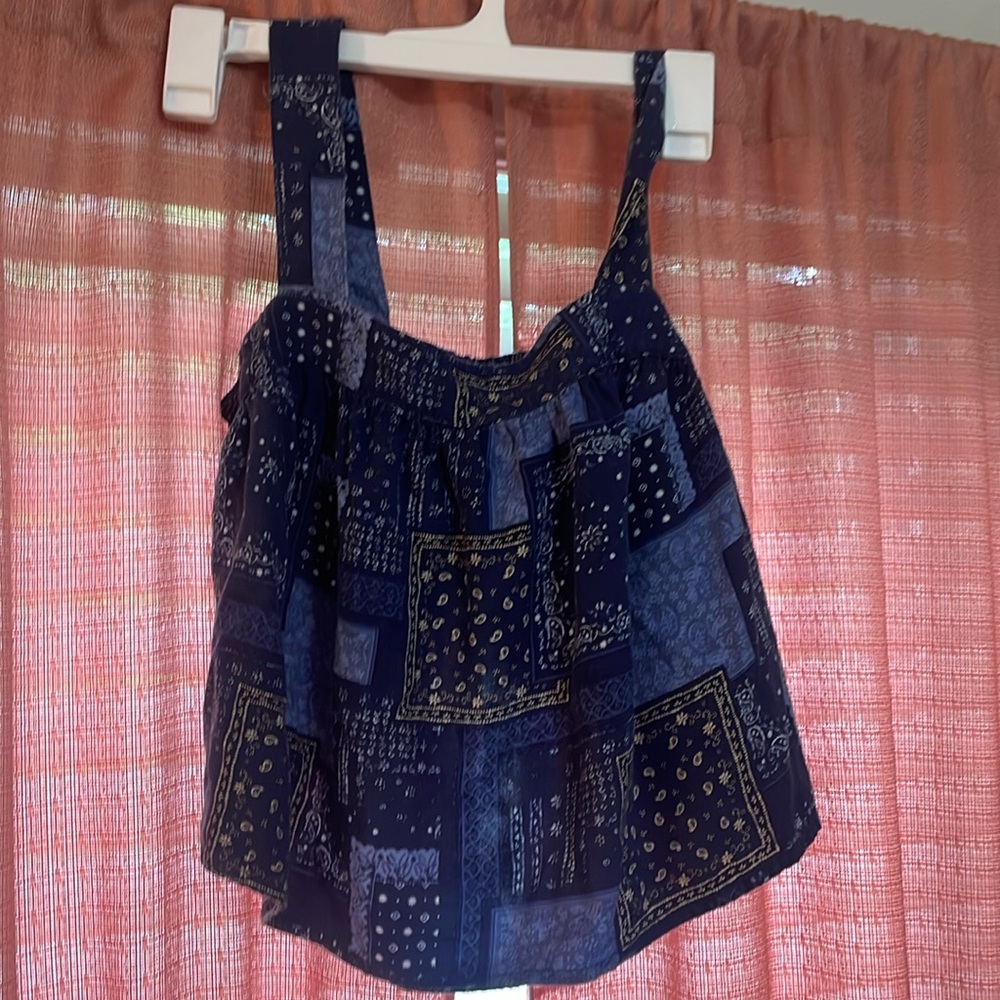Cropped cute top